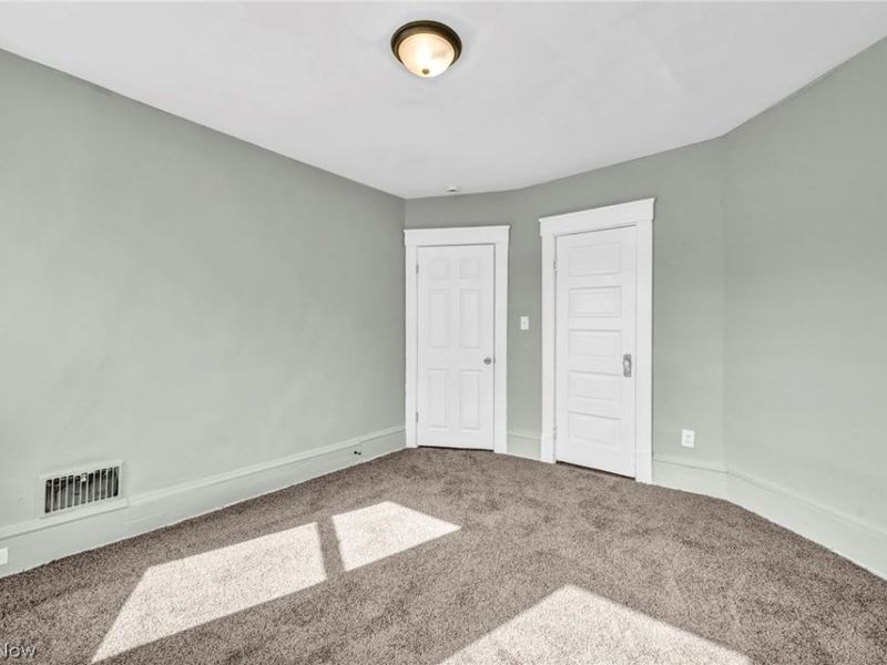 3822 Carlyle Avenue, Cleveland, OH 44109 Photo 25