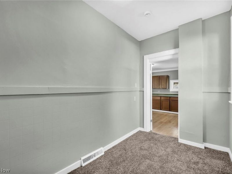 3822 Carlyle Avenue, Cleveland, OH 44109 Photo 28