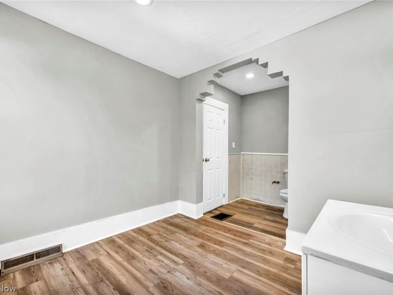 3822 Carlyle Avenue, Cleveland, OH 44109 Photo 43