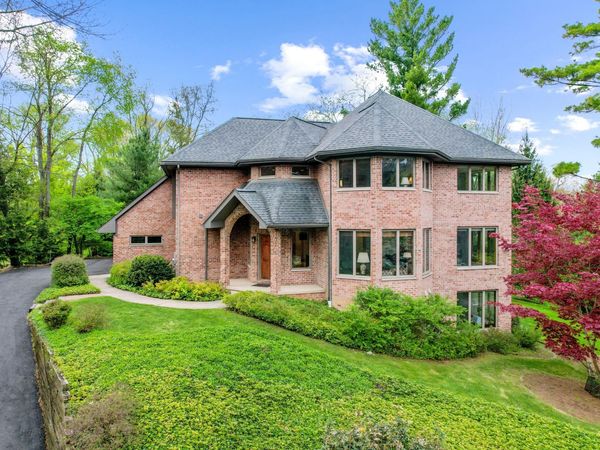 445 Huntington Drive, Ann Arbor, MI 48104