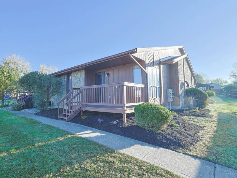 4745 Caprice Drive, Unit 5, Middletown, OH 45044 Photo 2