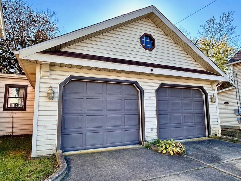 218 E 5th Avenue, Lancaster, OH 43130 Photo 2