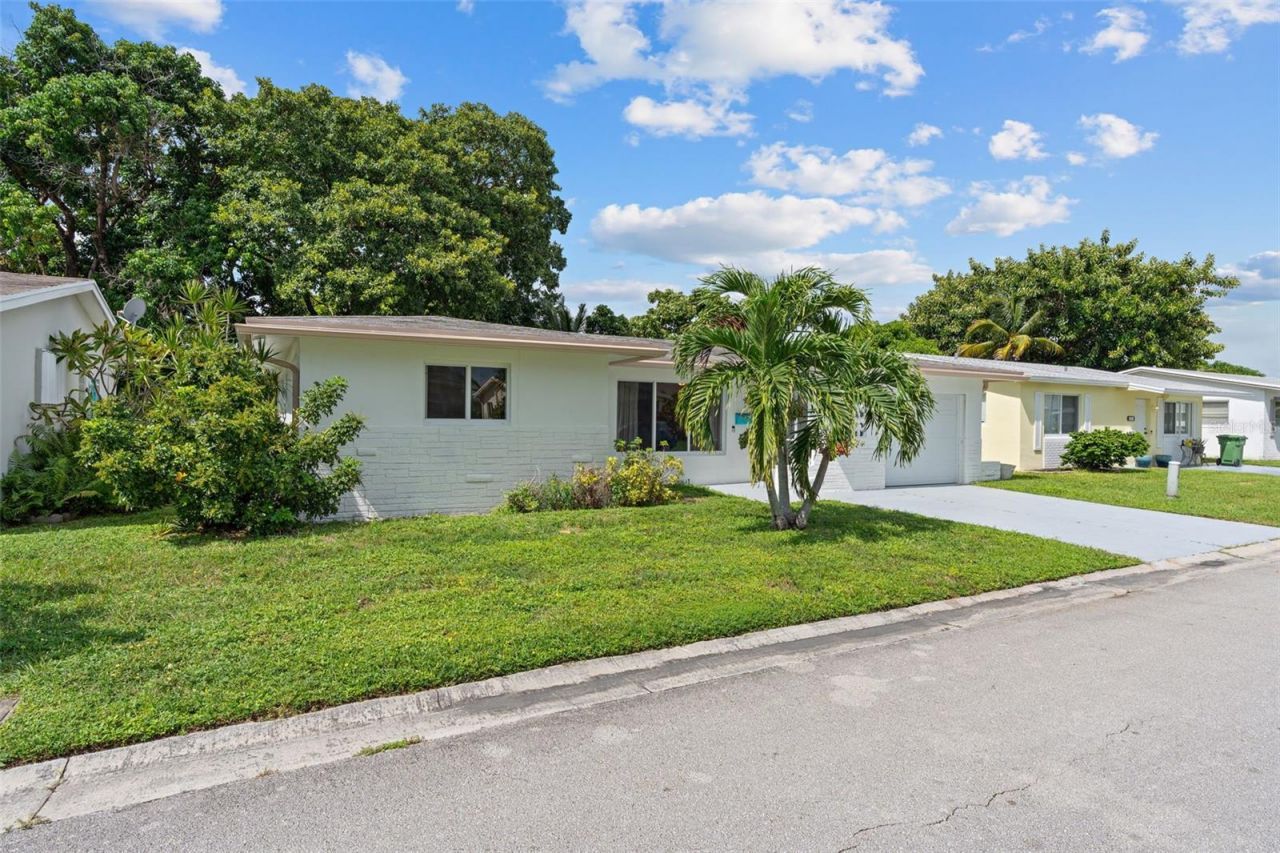 1045 NW 69th Avenue , Margate, FL 33063 Photo