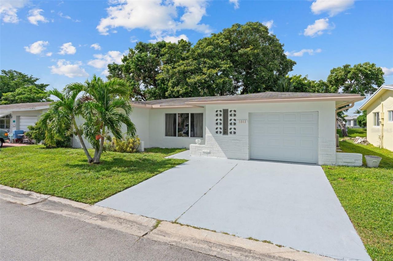 1045 NW 69th Avenue , Margate, FL 33063 Photo