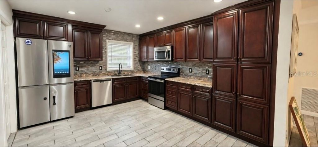 8007 Meadowglen Drive , Orlando, FL 32810 Photo