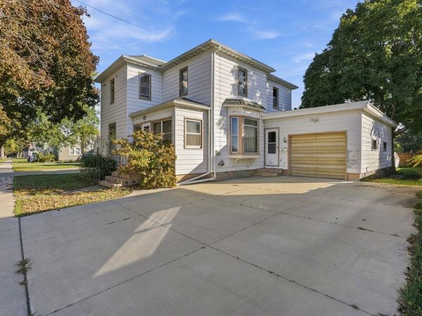 407 N Wanut Avenue, New Hampton, IA 50659