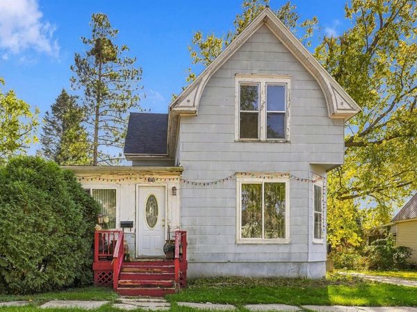 818 Main Street, Ackley, IA 50601