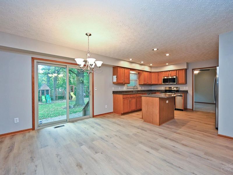 6054 Dunmore Drive, West Chester, OH 45069 Photo 13
