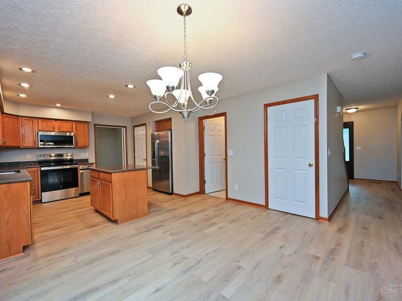 6054 Dunmore Drive, West Chester, OH 45069 Photo 14