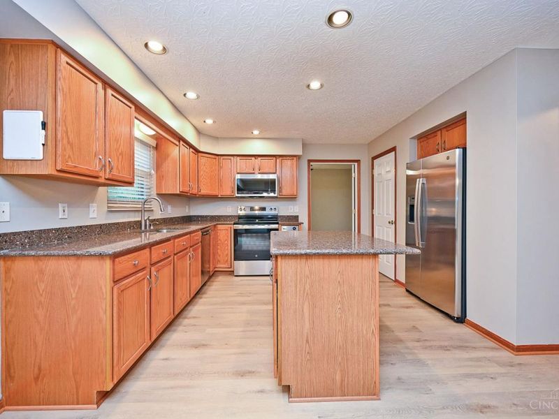 6054 Dunmore Drive, West Chester, OH 45069 Photo 16
