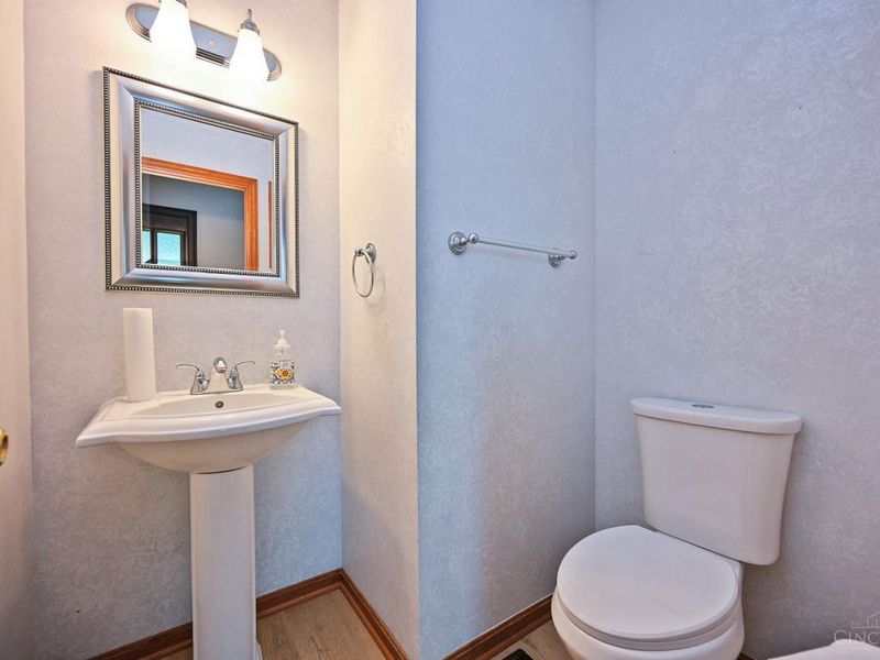 6054 Dunmore Drive, West Chester, OH 45069 Photo 23