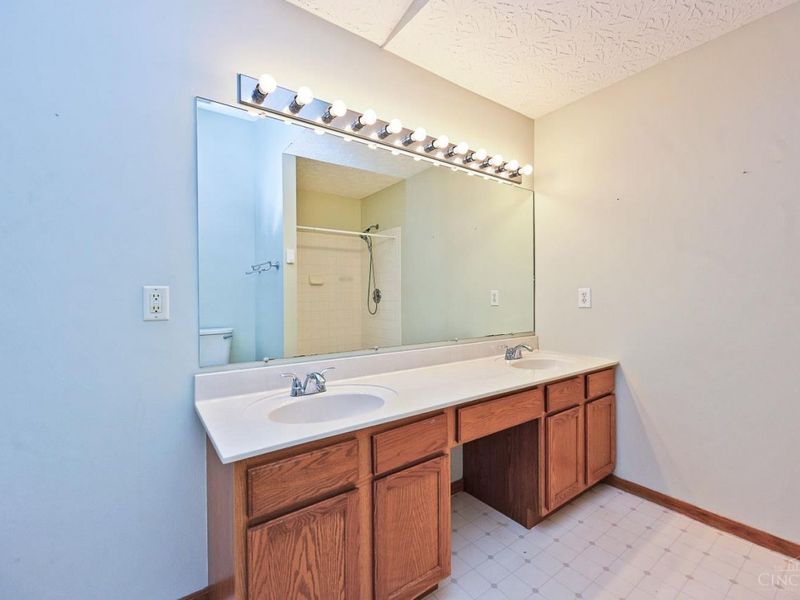 6054 Dunmore Drive, West Chester, OH 45069 Photo 29