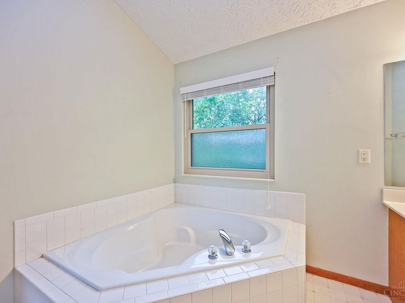 6054 Dunmore Drive, West Chester, OH 45069 Photo 31