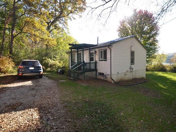 N6728 Lake Dr, Richmond, WI 53190