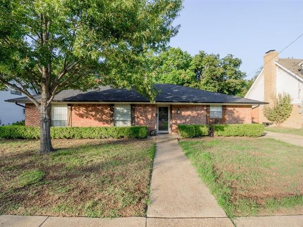 286 Larry Drive, Duncanville, TX 75137
