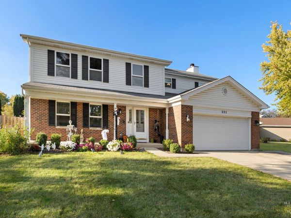 695 Fox Run Lane, Algonquin, IL 60102
