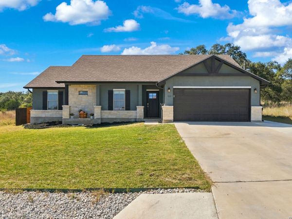 118 PETER KLEID LOOP, Blanco, TX 78606