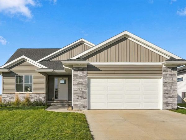 900 Beck Dr, Solon, IA 52333