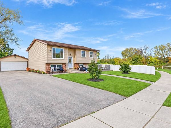 141 Plainview Drive, Bolingbrook, IL 60440