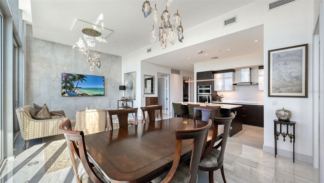 1155 N Gulfstream Avenue, Unit 207, Sarasota, FL 34236 Photo
