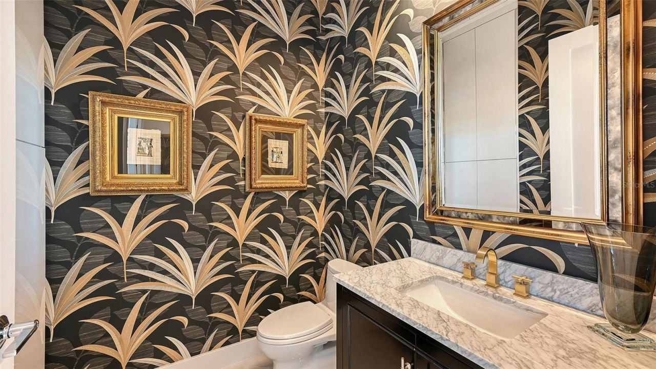 1155 N Gulfstream Avenue, Unit 207, Sarasota, FL 34236 Photo