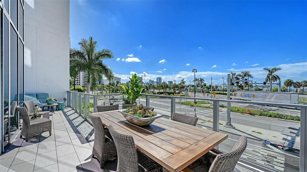 1155 N Gulfstream Avenue, Unit 207, Sarasota, FL 34236 Photo