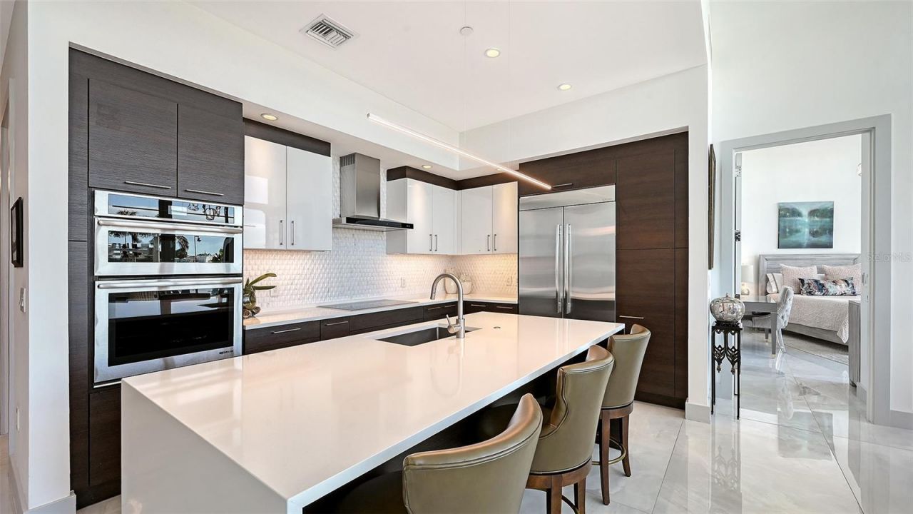 1155 N Gulfstream Avenue, Unit 207, Sarasota, FL 34236 Photo