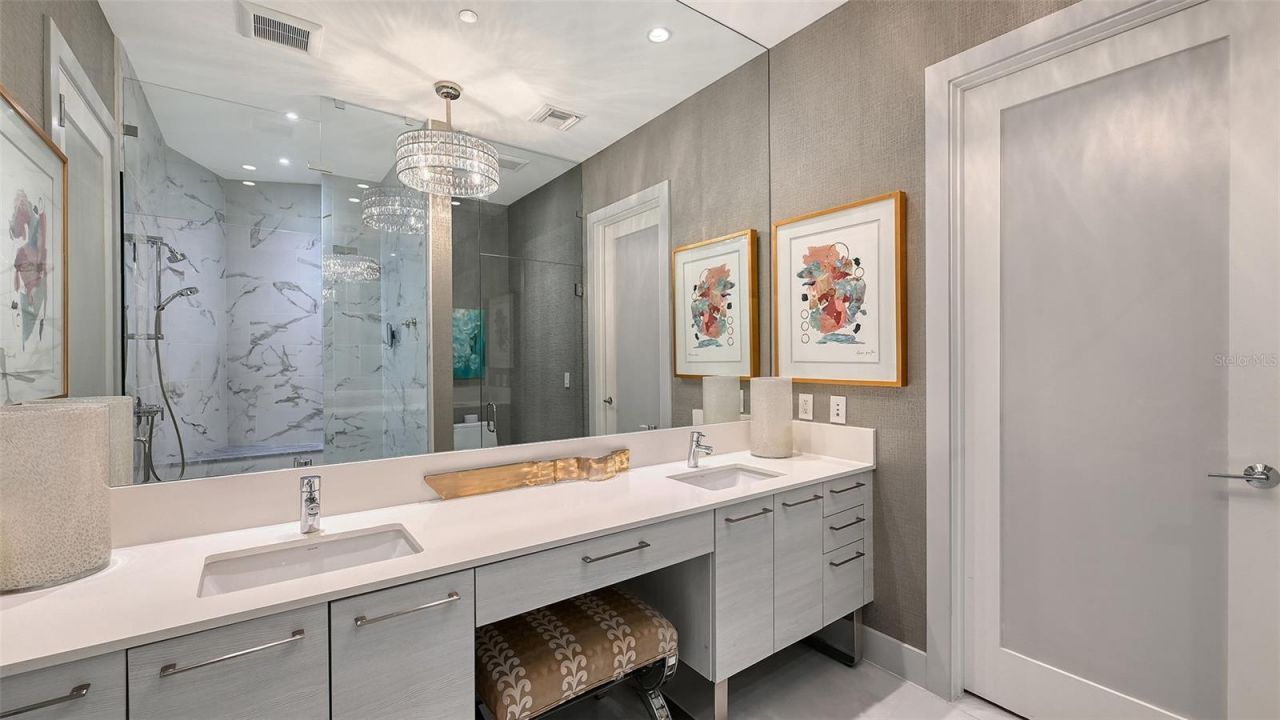 1155 N Gulfstream Avenue, Unit 207, Sarasota, FL 34236 Photo