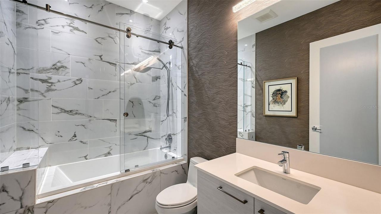 1155 N Gulfstream Avenue, Unit 207, Sarasota, FL 34236 Photo