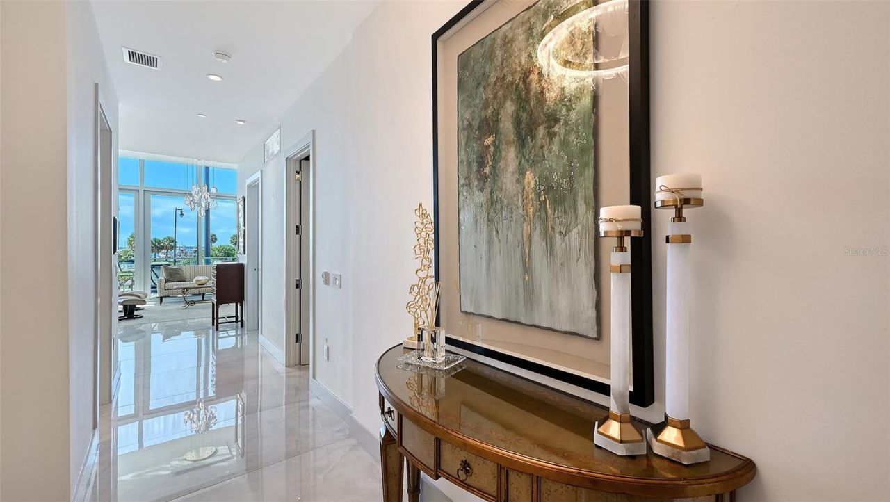 1155 N Gulfstream Avenue, Unit 207, Sarasota, FL 34236 Photo