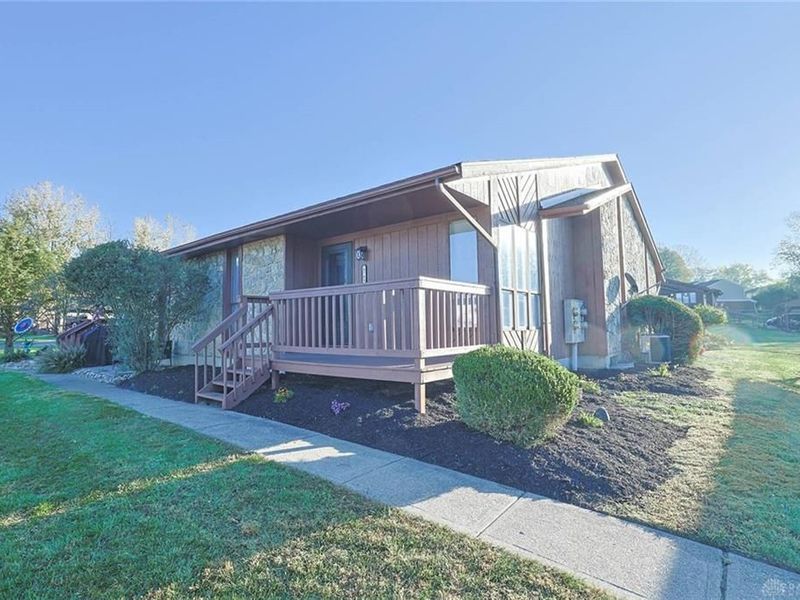 4745 Caprice Drive, Unit 5, Middletown, OH 45044 Photo 2