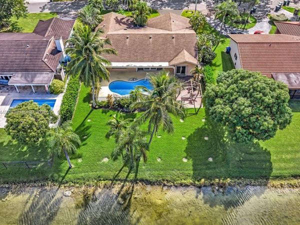 11713 Spinnaker Way , Cooper City, FL 33026
