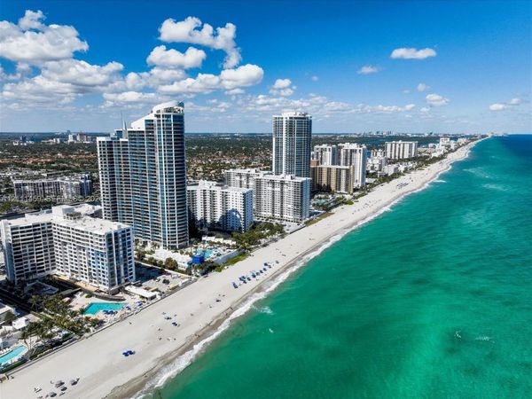 3101 S Ocean Dr , Unit 2707, Hollywood, FL 33019