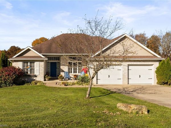 67938 Laklyn Drive , St Clairsville, OH 43950