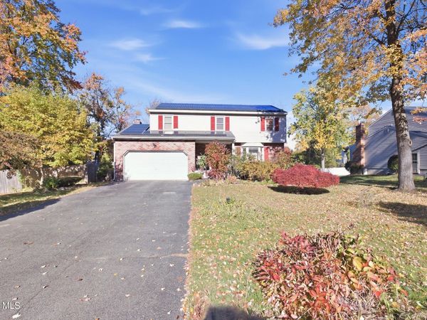 31 Lacy Lane, Albany, NY 12211