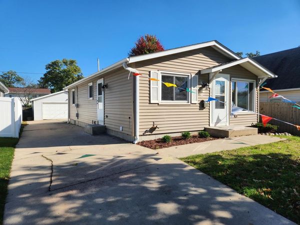 7721 Pershing BOULEVARD, Kenosha, WI 53142