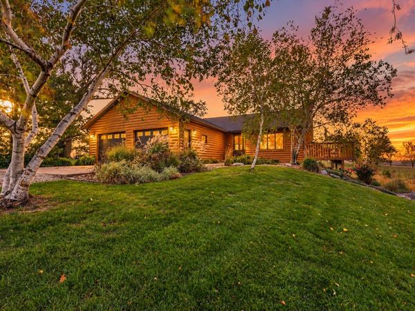 1271 Bayard Avenue, Pella, IA 50219
