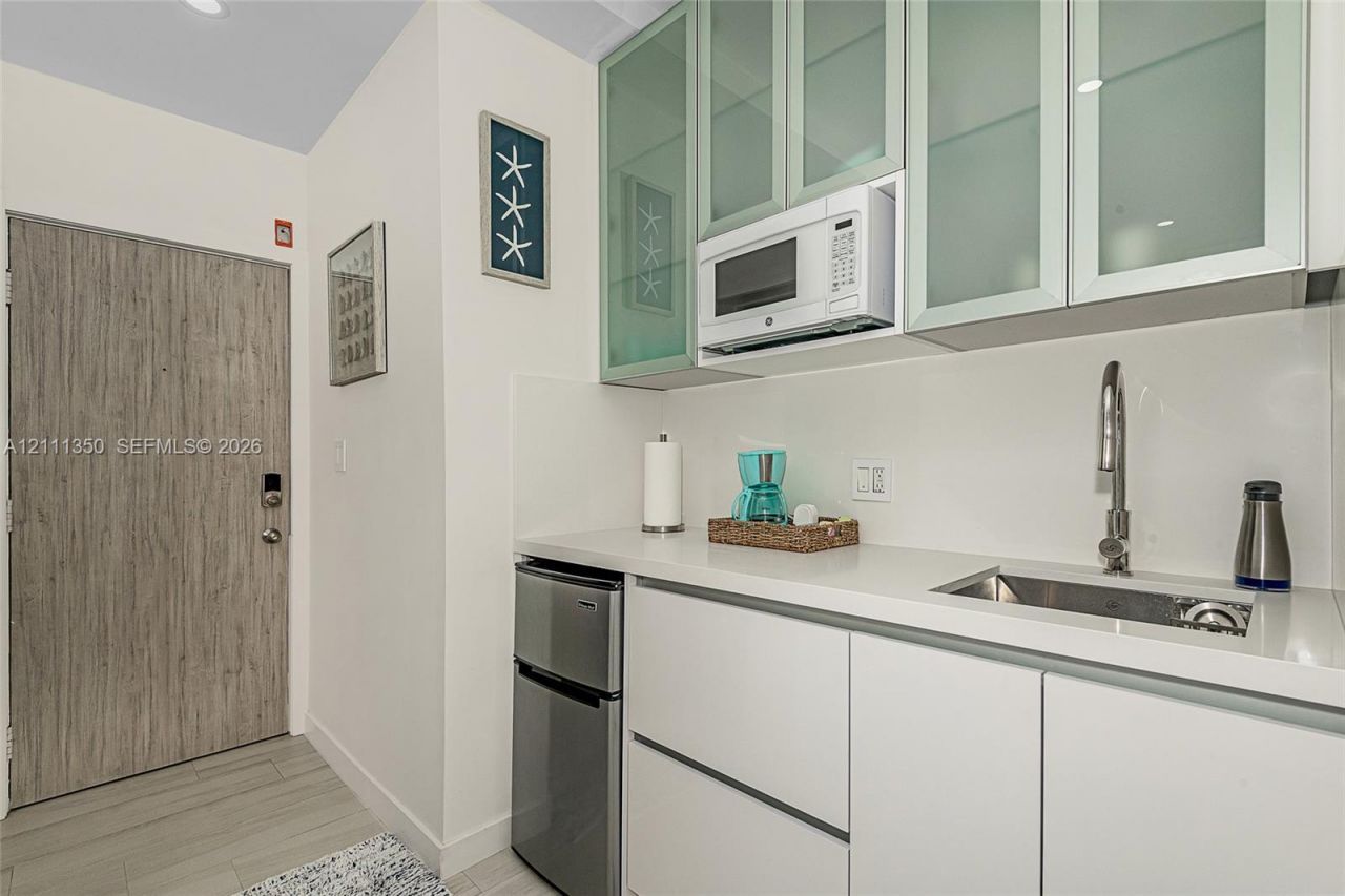 7300 Ocean Ter , Unit 313, Miami Beach, FL 33141 Photo