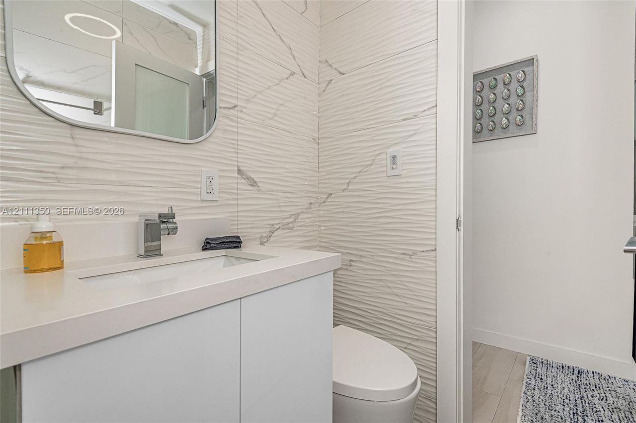 7300 Ocean Ter , Unit 313, Miami Beach, FL 33141 Photo