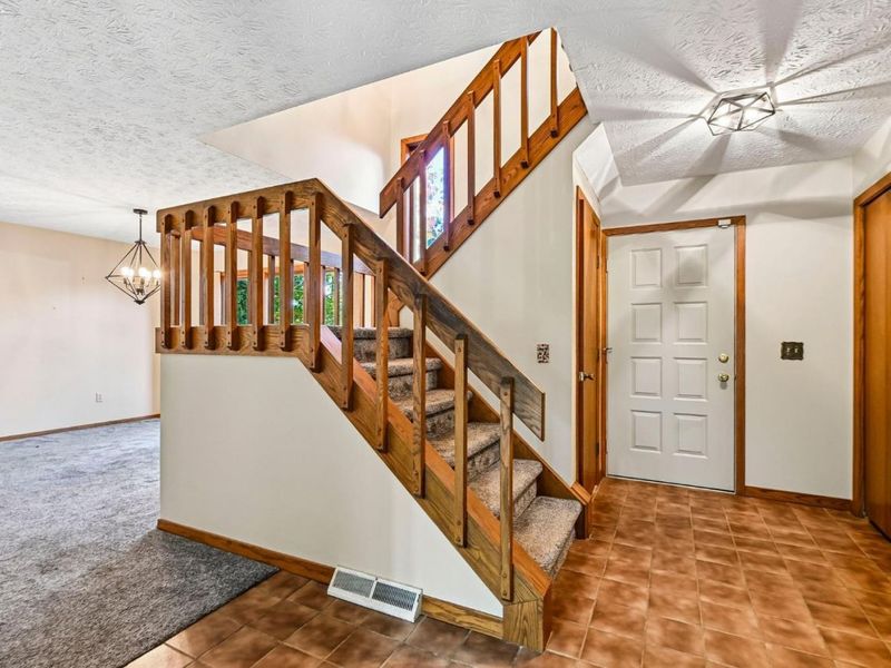 116 Westchester Dr., Amherst, OH 44001 Photo 2