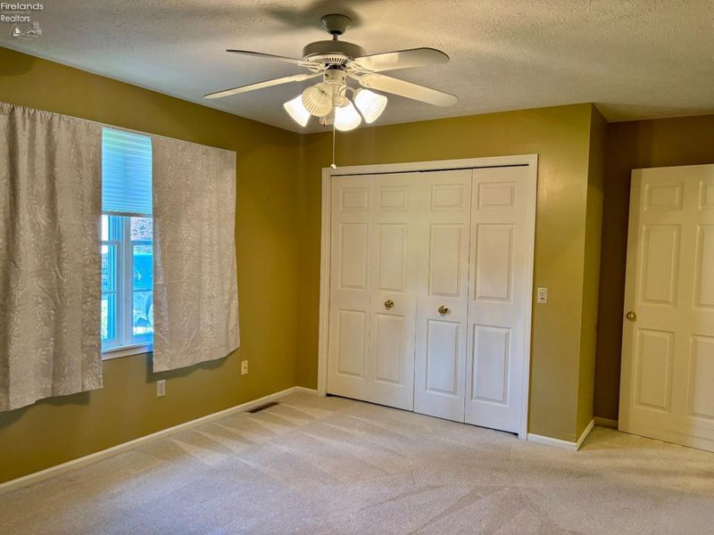 141 Briarwood Circle, Fremont, OH 43420 Photo 12