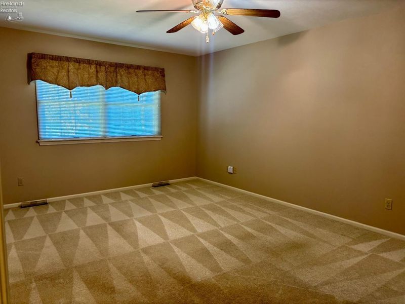 141 Briarwood Circle, Fremont, OH 43420 Photo 14