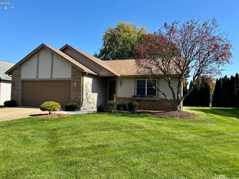 141 Briarwood Circle, Fremont, OH 43420 Photo 2