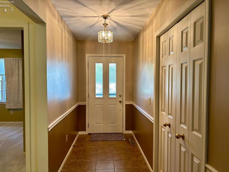 141 Briarwood Circle, Fremont, OH 43420 Photo 3