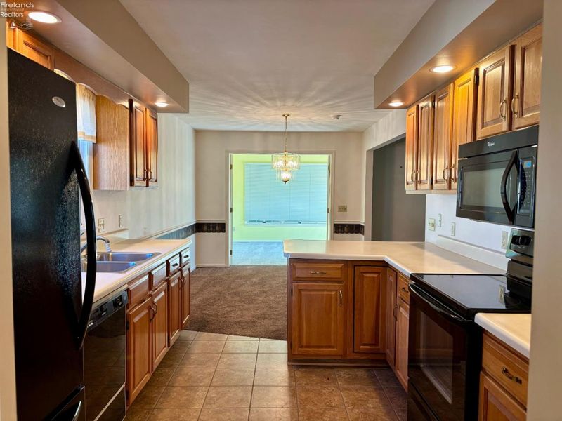 141 Briarwood Circle, Fremont, OH 43420 Photo 7