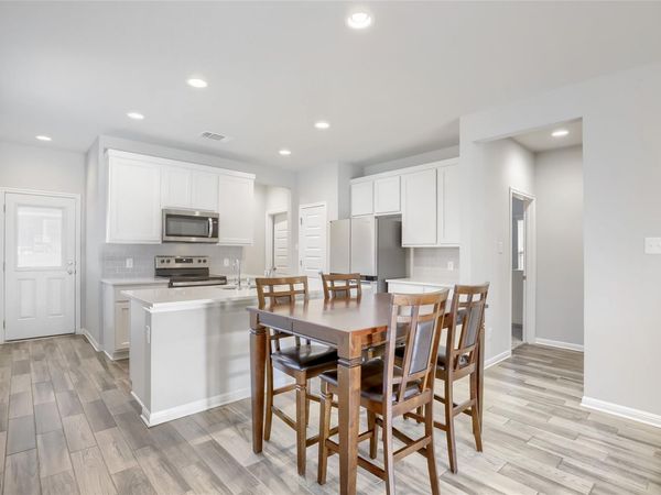 120 Old Stagecoach RD , Jarrell, TX 76537