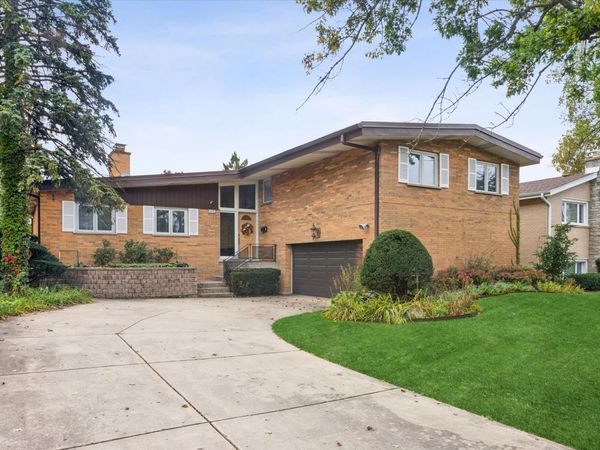 4421 W Lunt Avenue, Lincolnwood, IL 60712