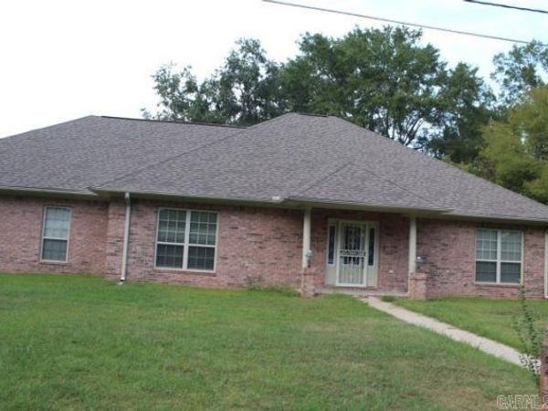 2413 W Saracen Street, Pine Bluff, AR 71601