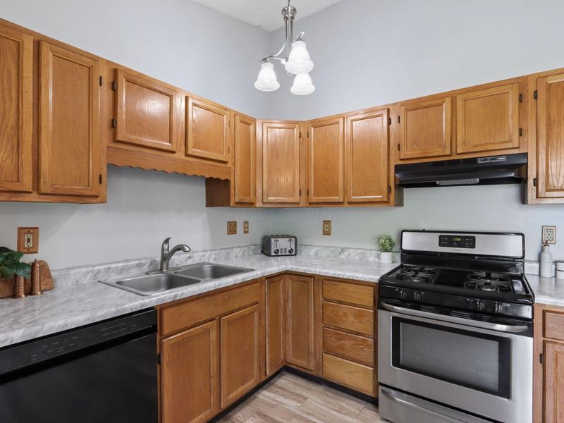 5608 Reebok Drive , Hilliard, OH 43026 Photo 13