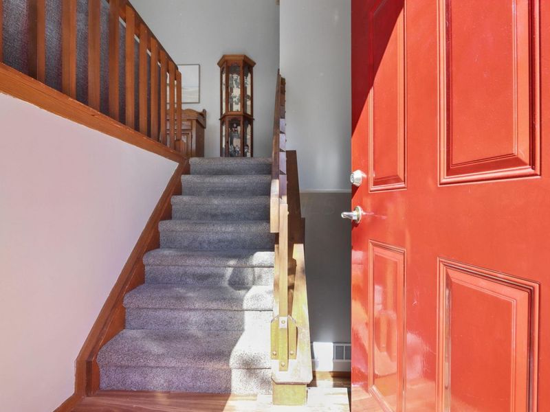 5608 Reebok Drive , Hilliard, OH 43026 Photo 5